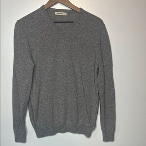 WoolOvers Cashmere & Merino classic v-neck knitted sweater